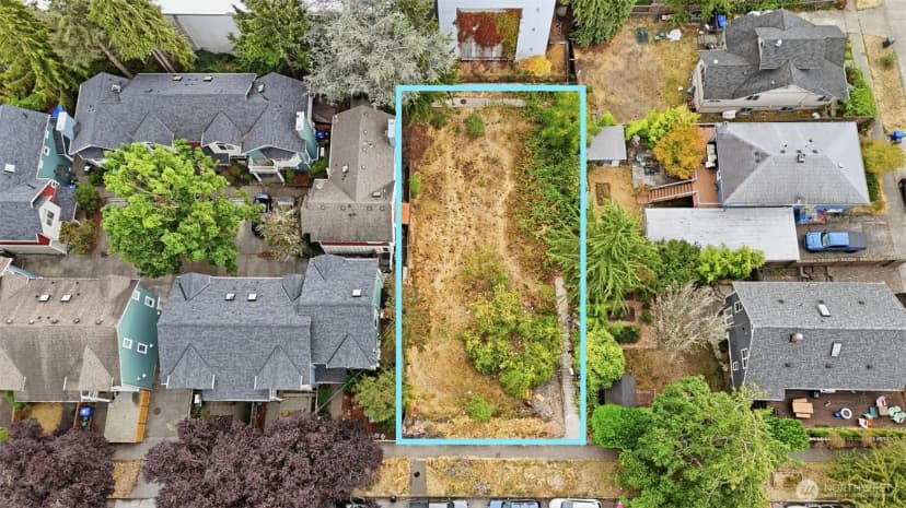 Property photo for 9309 Aurora Avenue N, Seattle