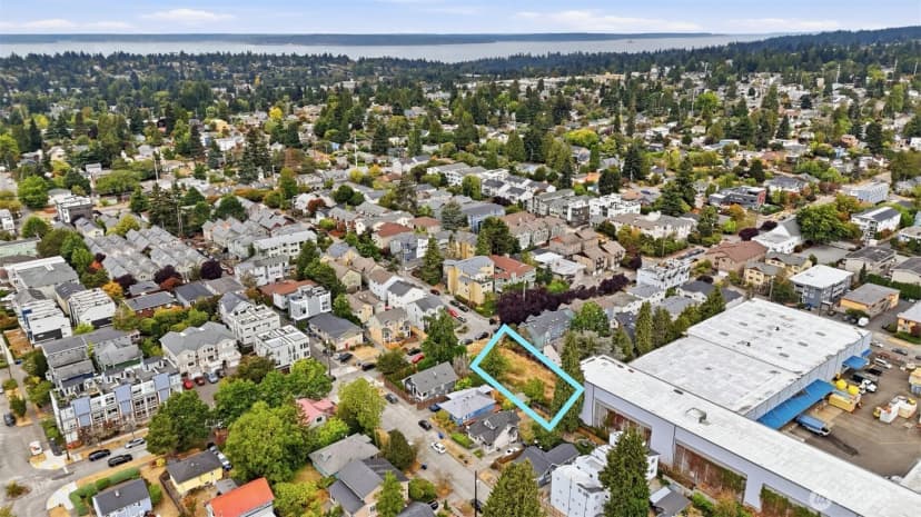 Property photo for 9309 Aurora Avenue N, Seattle photo 7