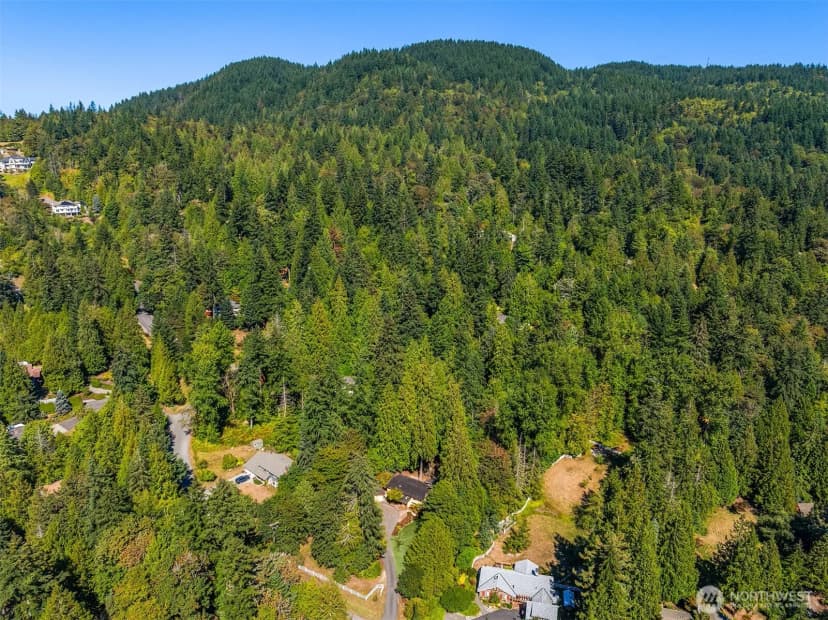 Property photo for 12034 206th Place Se, Issaquah photo 40