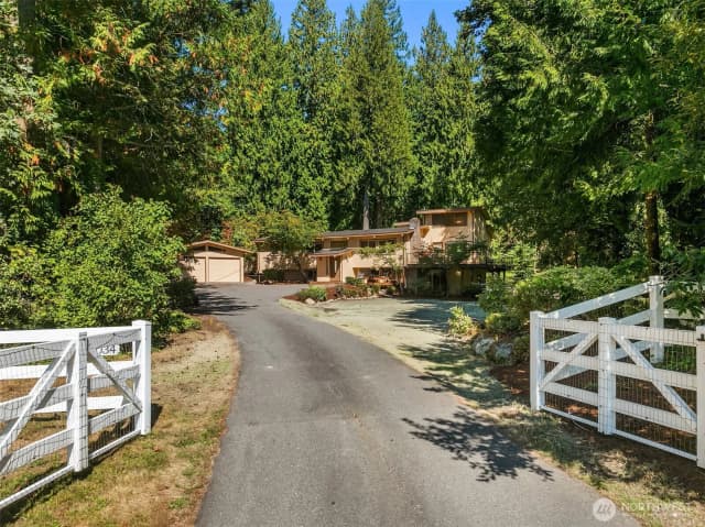 Property photo for 12034 206th Place Se, Issaquah photo 2