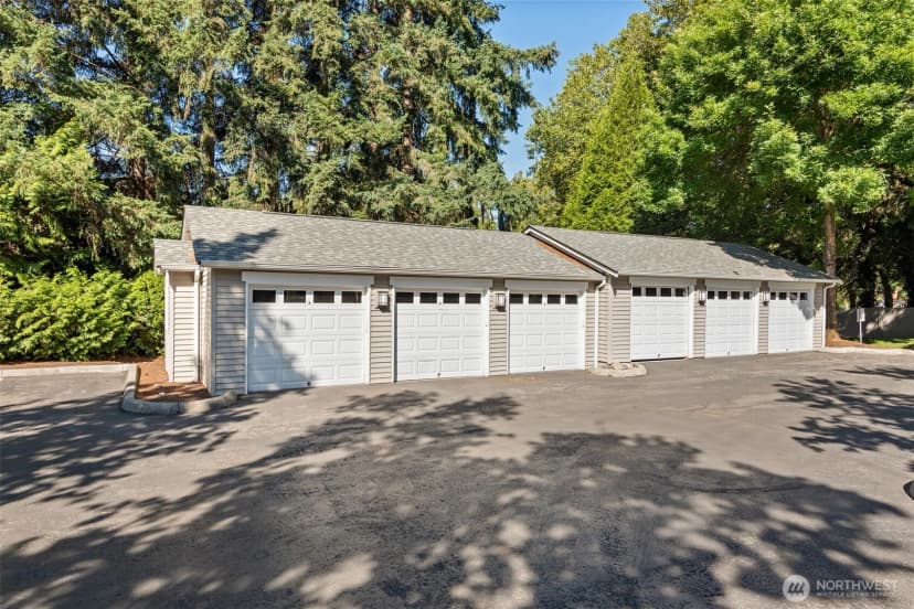 Property photo for 1805 134th Avenue Se #10, Bellevue photo 36