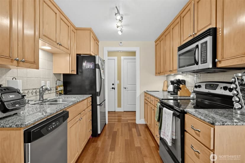 Property photo for 1450 Alameda Avenue W #1, Fircrest photo 12