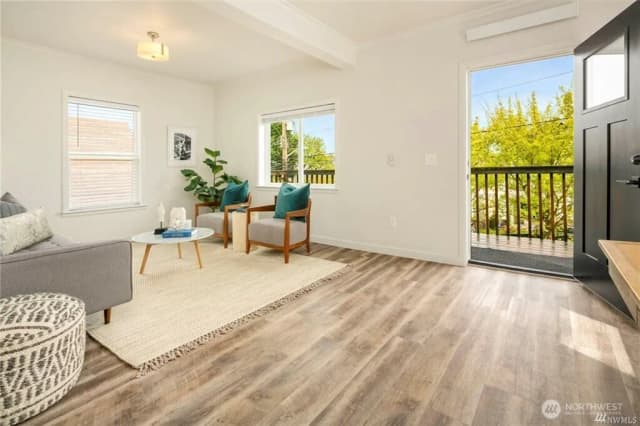 Property photo for 1529 Sturgus Avenue S, Seattle photo 4