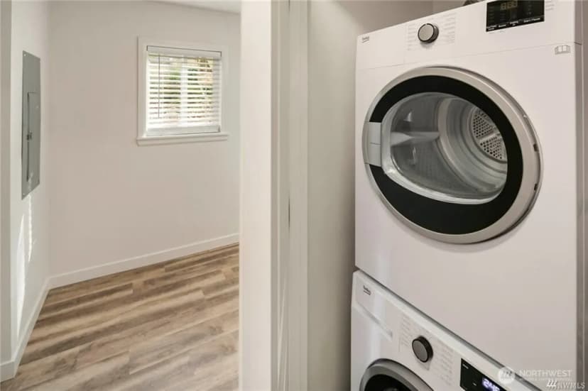 Property photo for 1529 Sturgus Avenue S, Seattle photo 12