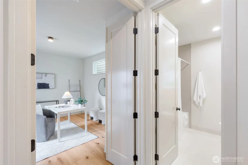 Property photo for 11739 40th Avenue Ne #a, Seattle photo 10