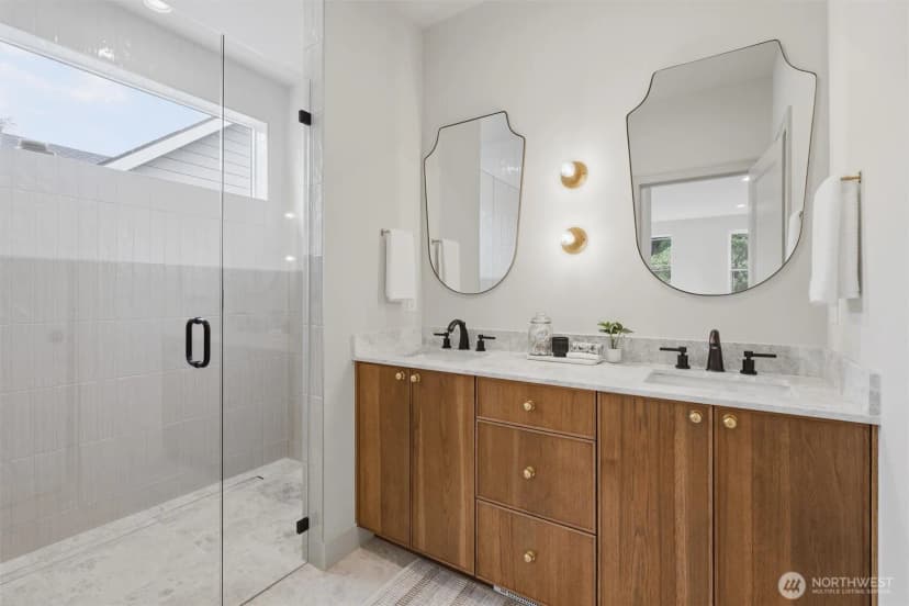 Property photo for 11739 40th Avenue Ne #a, Seattle photo 20