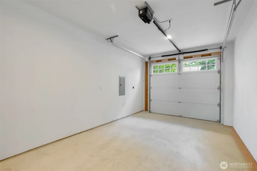 Property photo for 11739 40th Avenue Ne #a, Seattle photo 29