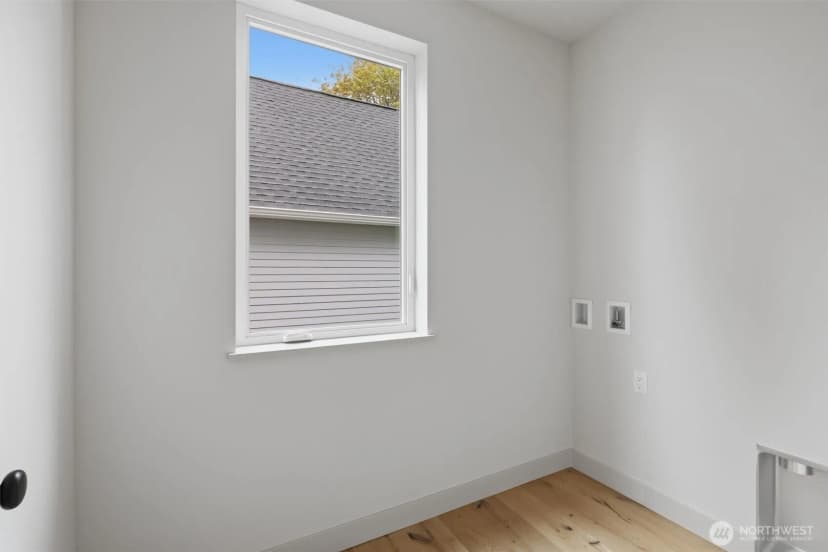 Property photo for 11739 40th Avenue Ne #a, Seattle photo 26