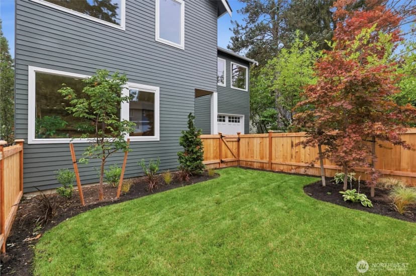 Property photo for 11739 40th Avenue Ne #a, Seattle photo 27