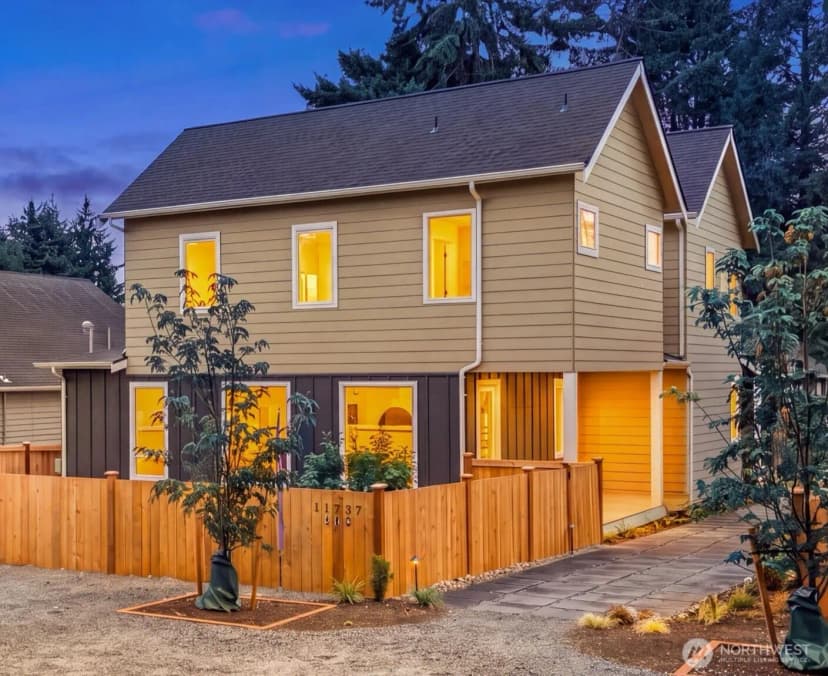 Property photo for 11737 40th Avenue Ne #a, Seattle