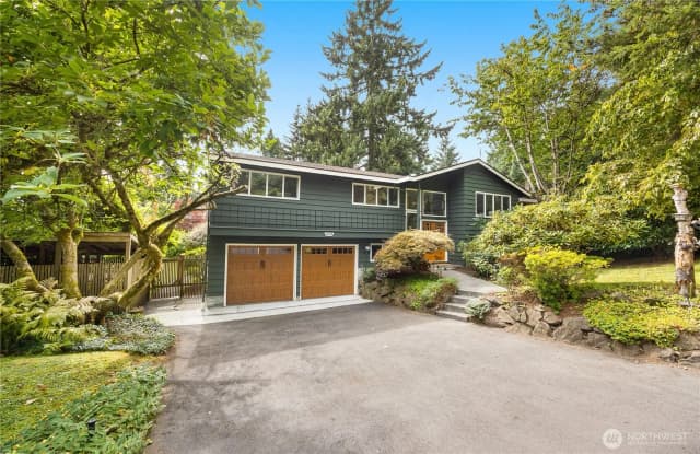 Property photo for 6039 Ne 202nd Street, Kenmore photo 2