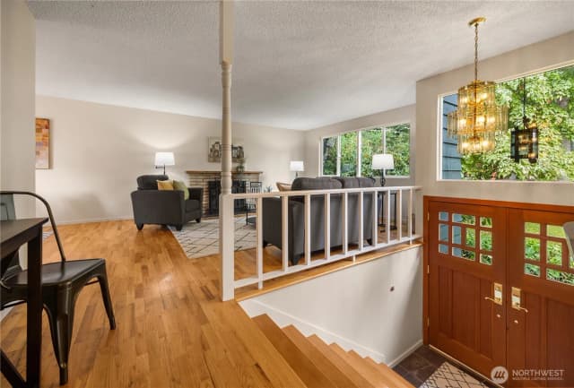Property photo for 6039 Ne 202nd Street, Kenmore photo 5