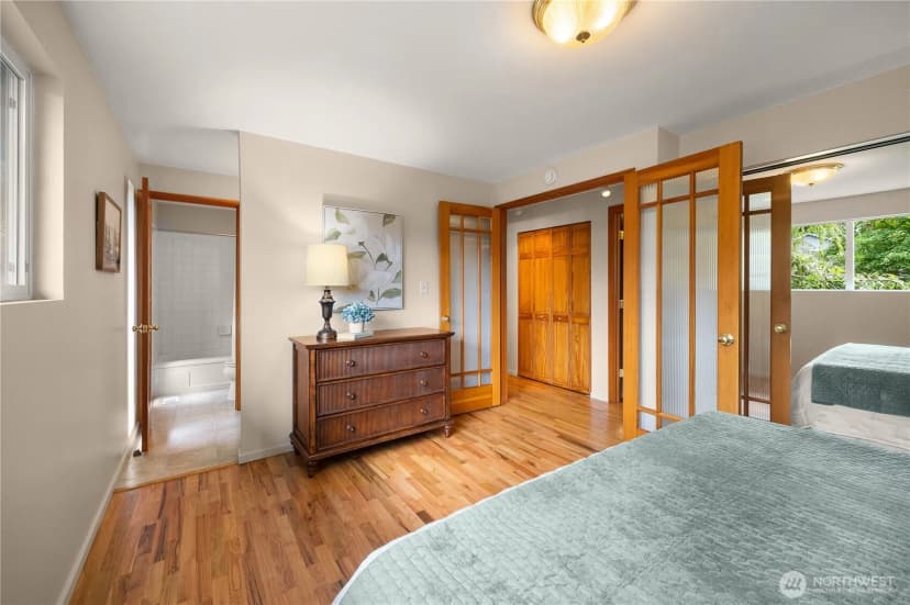 Property photo for 6039 Ne 202nd Street, Kenmore photo 19