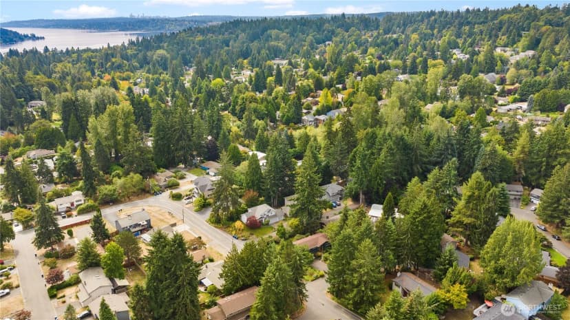 Property photo for 6039 Ne 202nd Street, Kenmore photo 37
