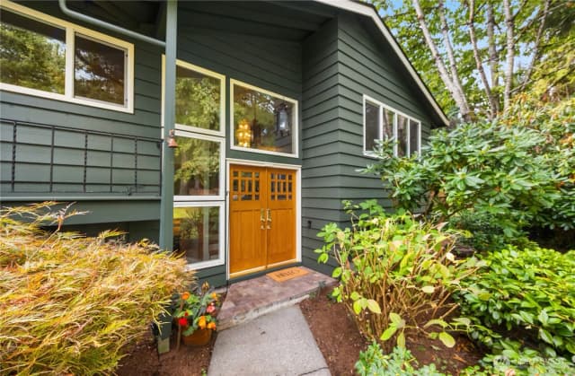 Property photo for 6039 Ne 202nd Street, Kenmore photo 3