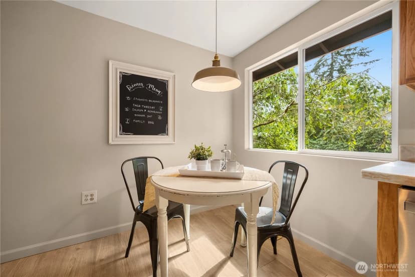 Property photo for 6039 Ne 202nd Street, Kenmore photo 15