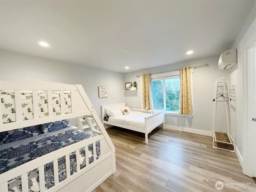 Property photo for 3621 Lincoln Avenue Ne, Renton photo 12