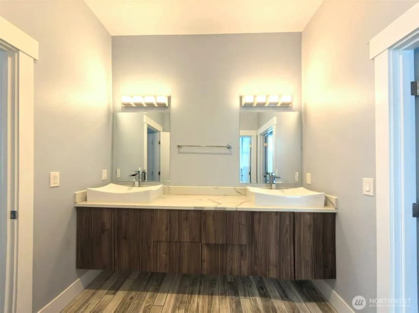 Property photo for 3621 Lincoln Avenue Ne, Renton photo 7