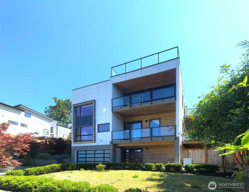 Property photo for 3621 Lincoln Avenue Ne, Renton photo 2