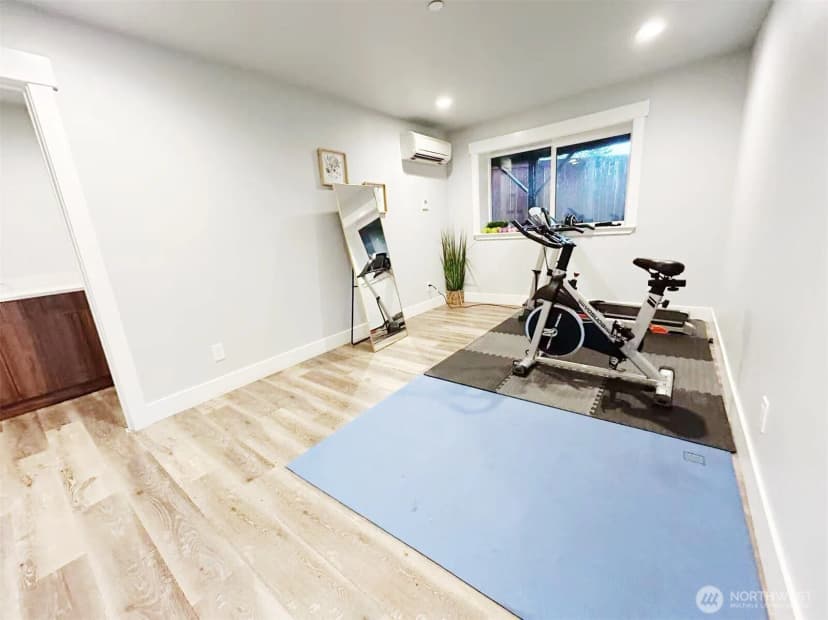 Property photo for 3621 Lincoln Avenue Ne, Renton photo 20