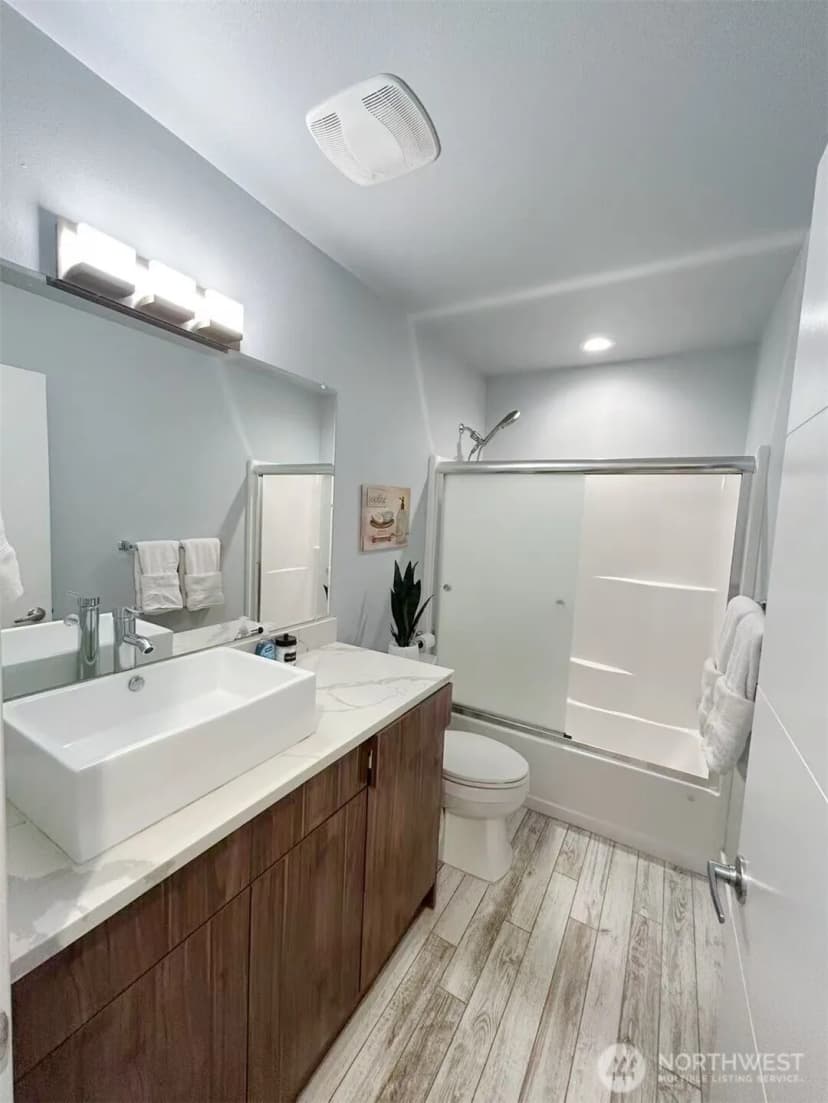 Property photo for 3621 Lincoln Avenue Ne, Renton photo 15