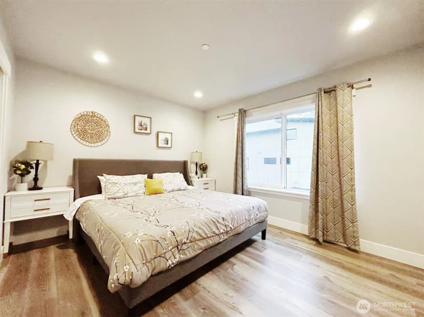 Property photo for 3621 Lincoln Avenue Ne, Renton photo 9