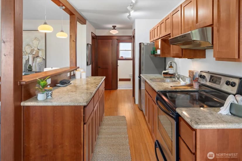 Property photo for 461 N 45th Street #unit 6, Seattle photo 4