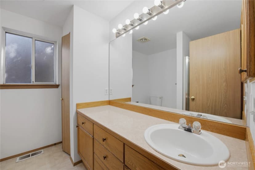 Property photo for 8716 17th Street Ne, Lake Stevens photo 17