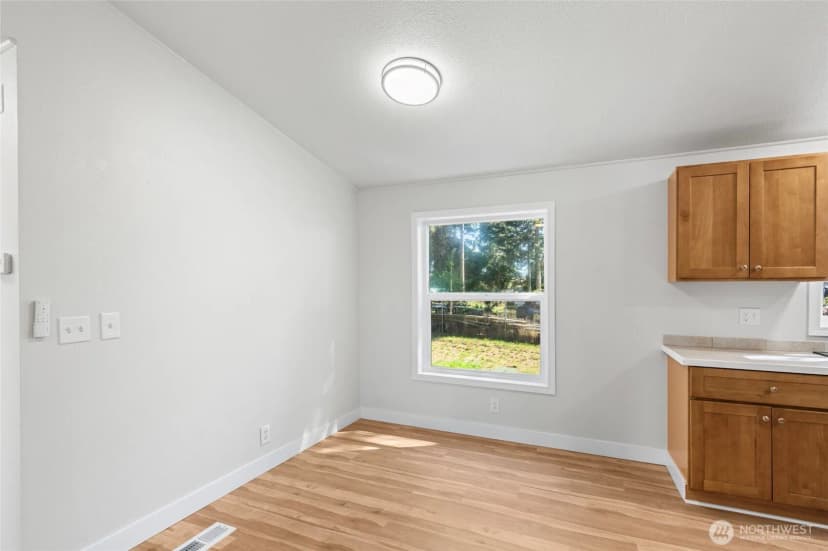 Property photo for 1004 Diane Avenue, Oak Harbor photo 15