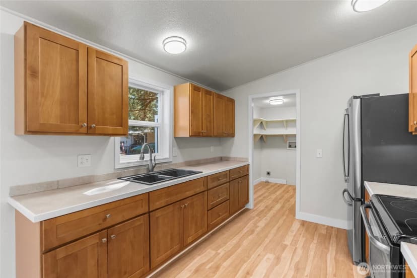 Property photo for 1004 Diane Avenue, Oak Harbor photo 19