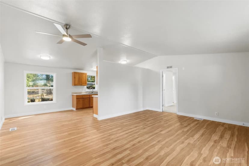 Property photo for 1004 Diane Avenue, Oak Harbor photo 12