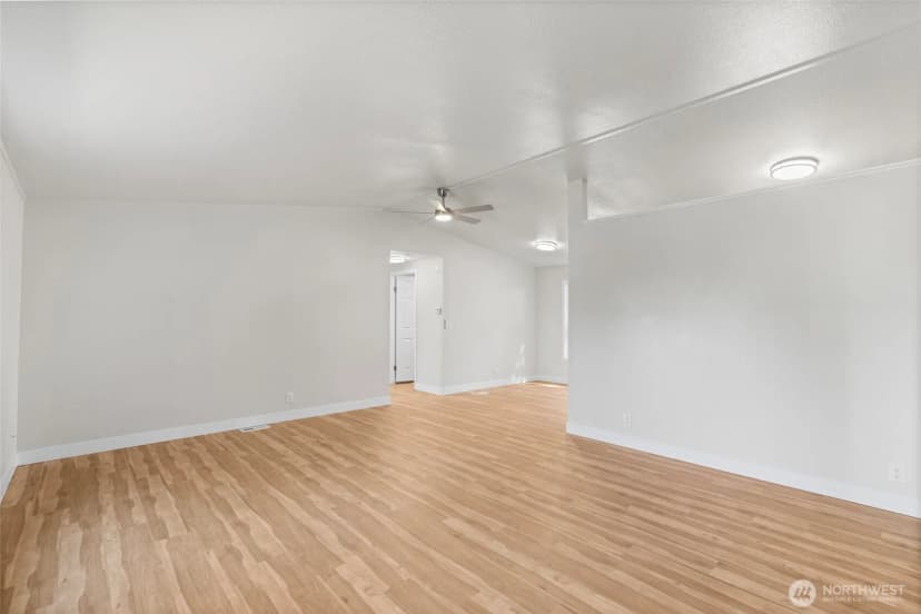 Property photo for 1004 Diane Avenue, Oak Harbor photo 10