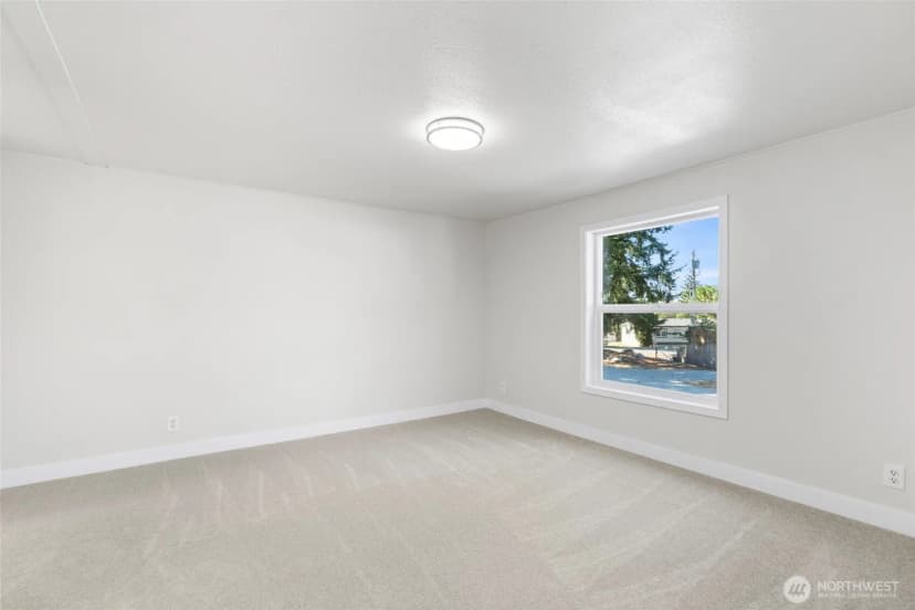 Property photo for 1004 Diane Avenue, Oak Harbor photo 32