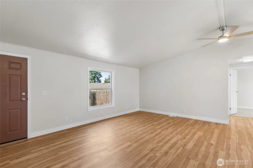 Property photo for 1004 Diane Avenue, Oak Harbor photo 11