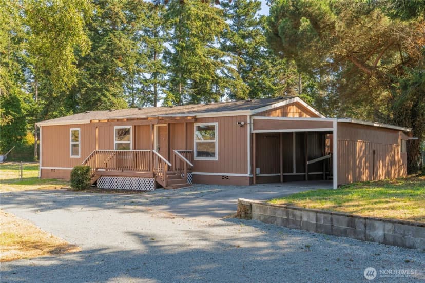Property photo for 1004 Diane Avenue, Oak Harbor photo 2