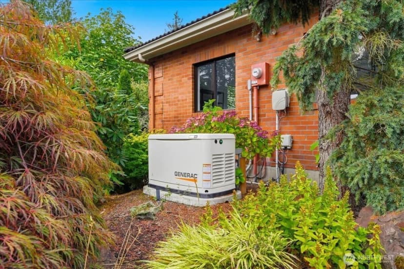 Property photo for 15508 72nd Avenue W, Edmonds photo 37