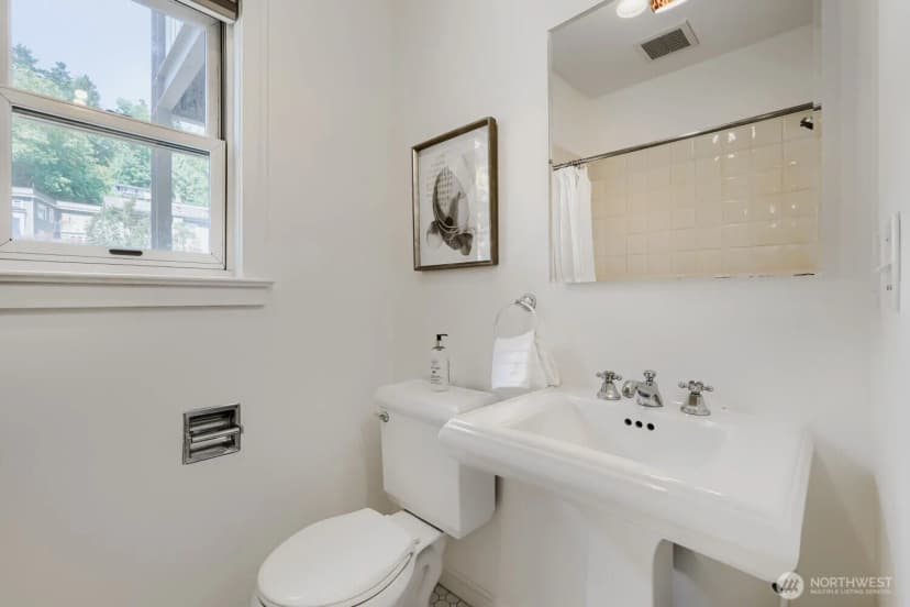 Property photo for 317 Lakeside Avenue S #3, Seattle photo 13