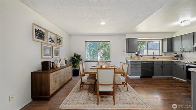 Property photo for 2402 W 16th Ave, Kennewick photo 3