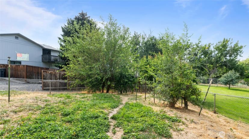 Property photo for 2402 W 16th Ave, Kennewick photo 20
