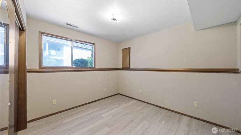 Property photo for 2402 W 16th Ave, Kennewick photo 17