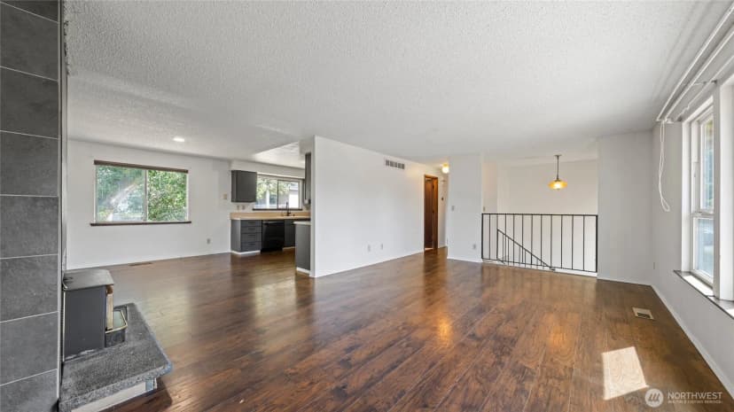 Property photo for 2402 W 16th Ave, Kennewick photo 8