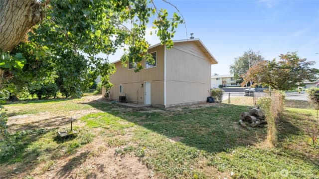 Property photo for 2402 W 16th Ave, Kennewick photo 2