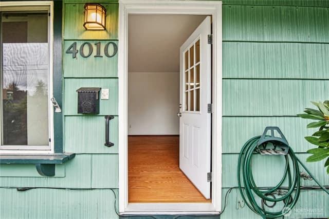 Property photo for 4010 227th Place Sw, Mountlake Terrace photo 4