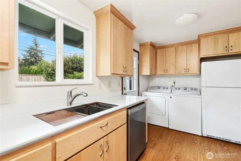 Property photo for 4010 227th Place Sw, Mountlake Terrace photo 13