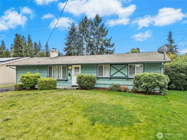 Property photo for 4010 227th Place Sw, Mountlake Terrace photo 3