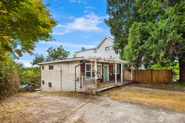 Property photo for 440 26th Avenue E, Seattle photo 3