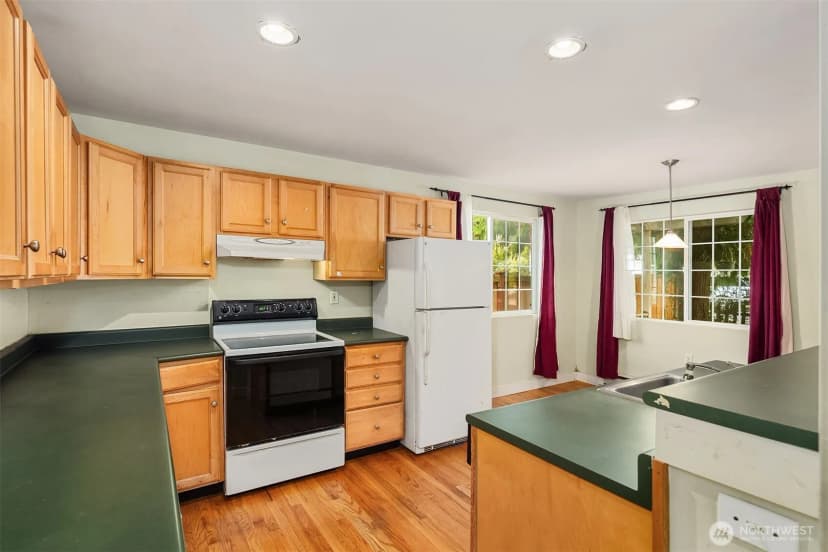 Property photo for 440 26th Avenue E, Seattle photo 11