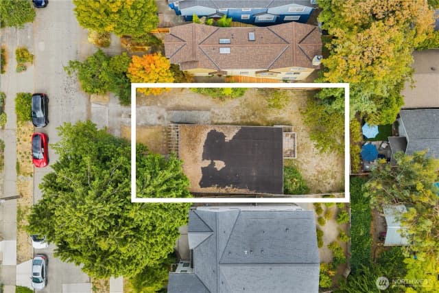 Property photo for 440 26th Avenue E, Seattle photo 5