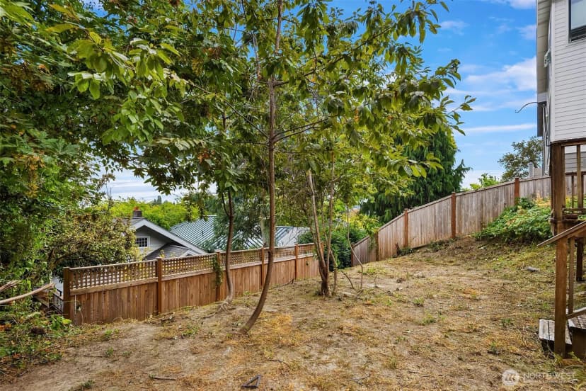 Property photo for 440 26th Avenue E, Seattle photo 23