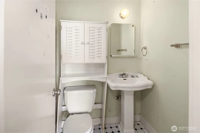 Property photo for 440 26th Avenue E, Seattle photo 16